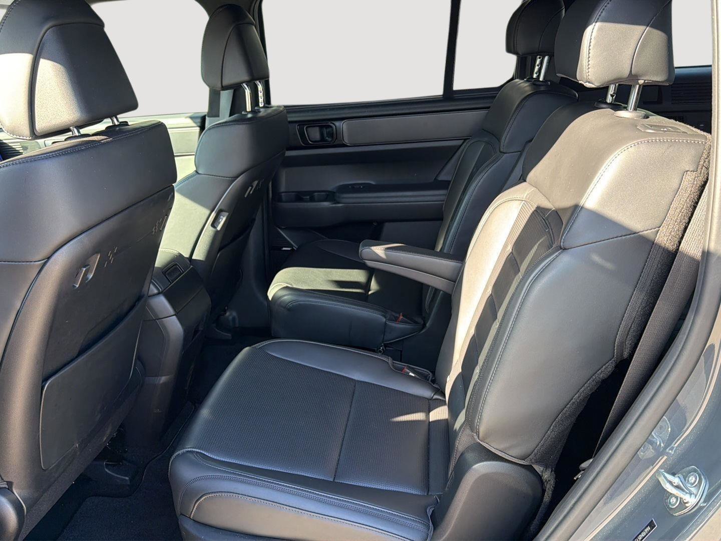 Used 2024 Hyundai Santa Fe Calligraphy image 17