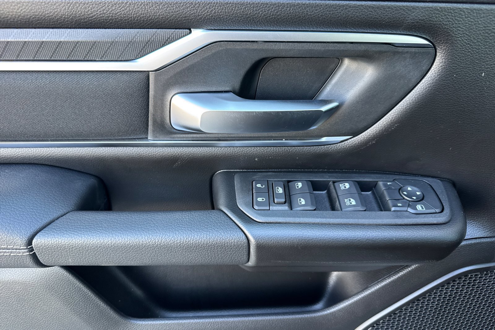 New 2026 RAM 1500 4x4 Crew Cab image 10