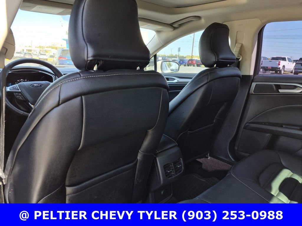 Used 2019 Ford Fusion SEL image 33