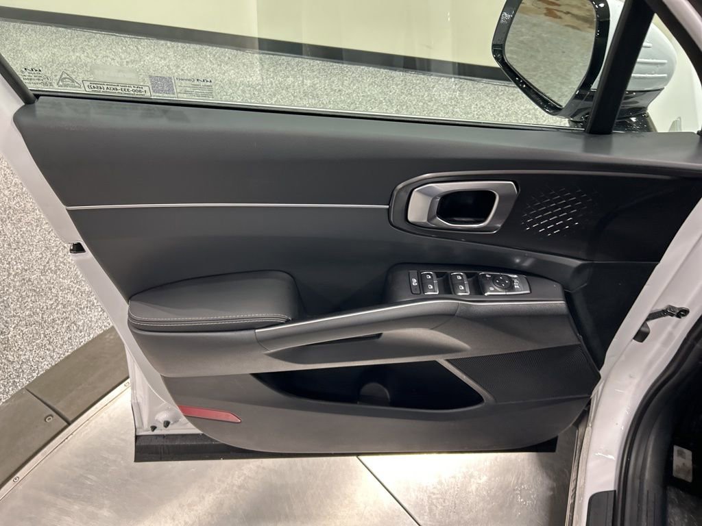 New 2026 Kia Sorento S image 12
