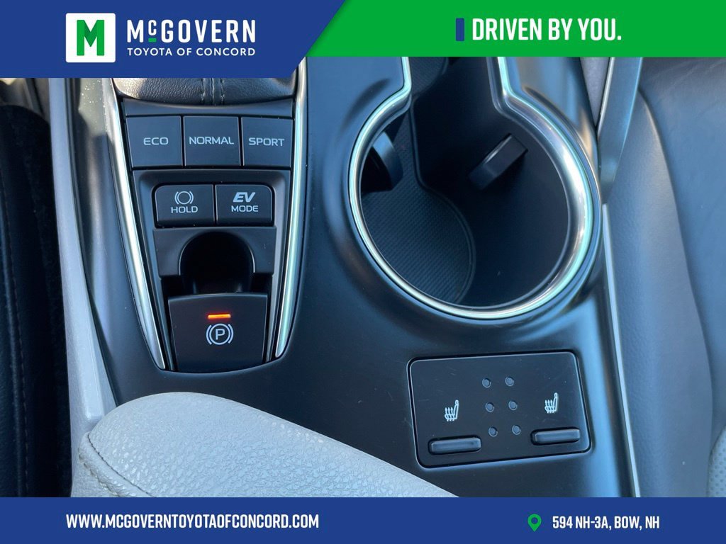 Used 2019 Toyota Camry XLE FWD image 25