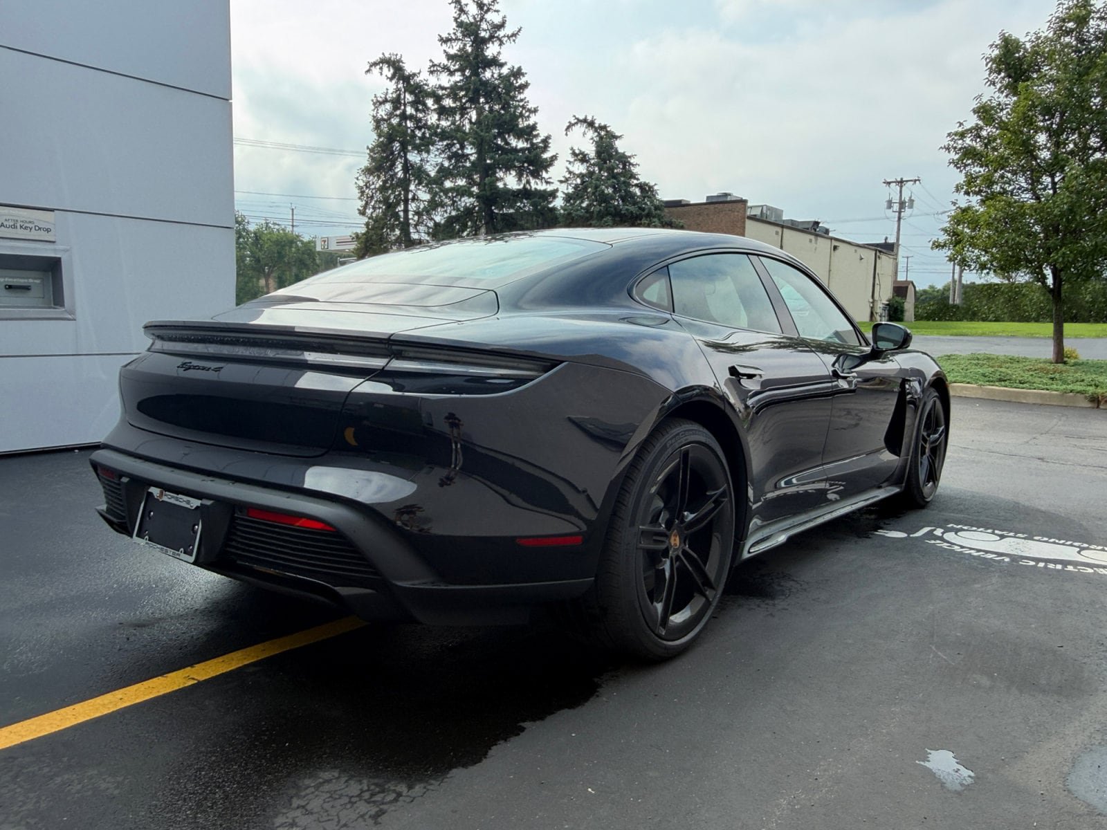 New 2026 Porsche Taycan AWD/4WD image 10