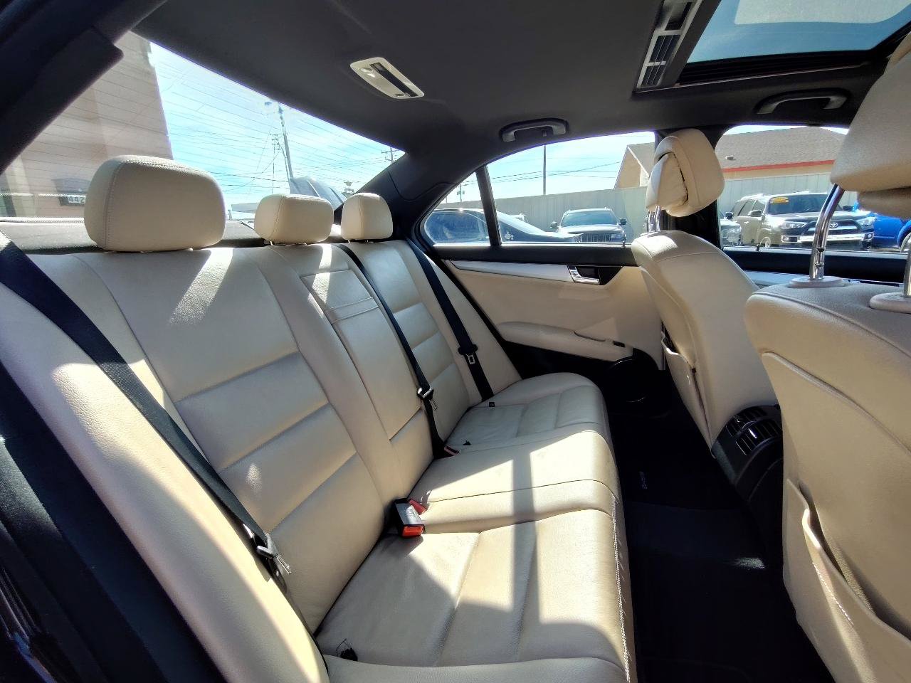 Used 2010 Mercedes-Benz C 300 Sedan image 30