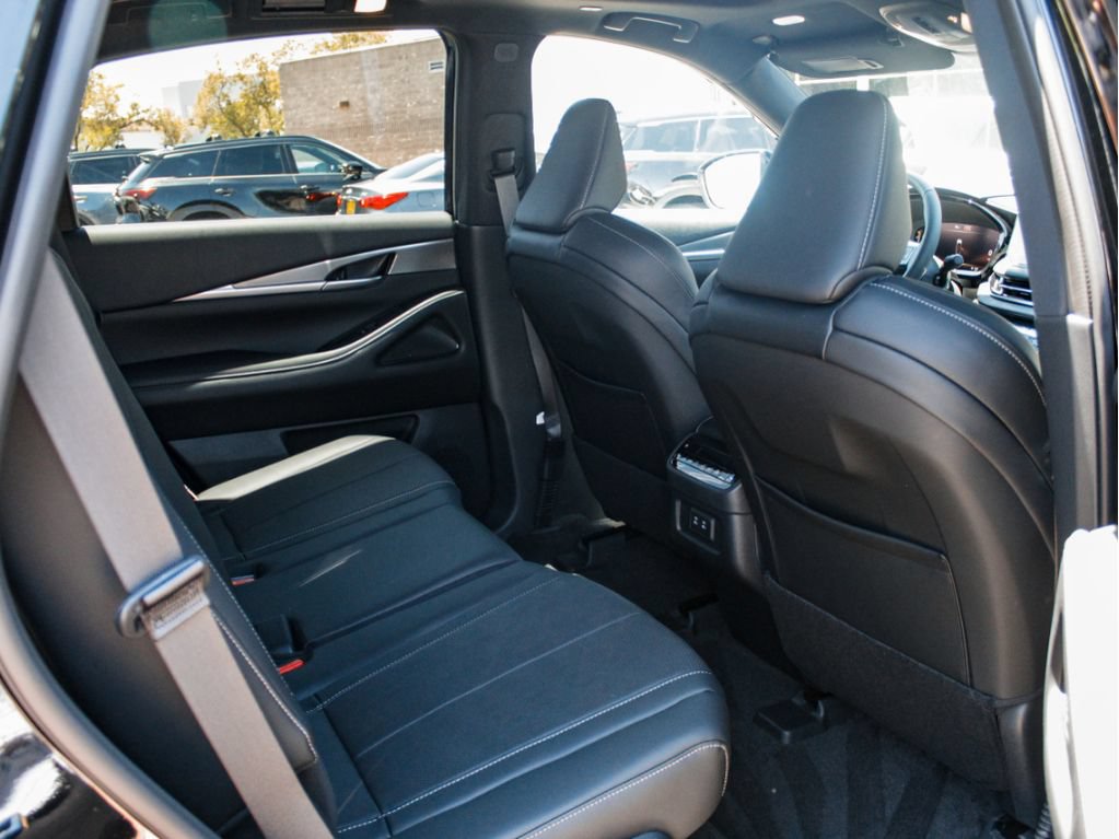 Used 2027 INFINITI QX65 Luxe w/ Cargo Package AWD/4WD image 31