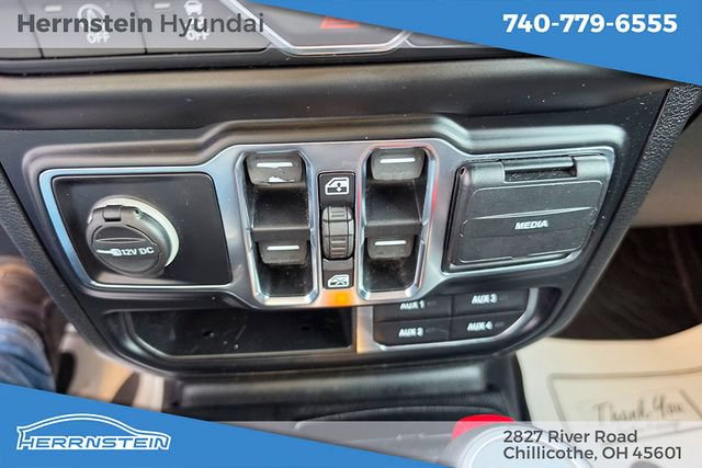 Used 2020 Jeep Gladiator Overland AWD/4WD image 19