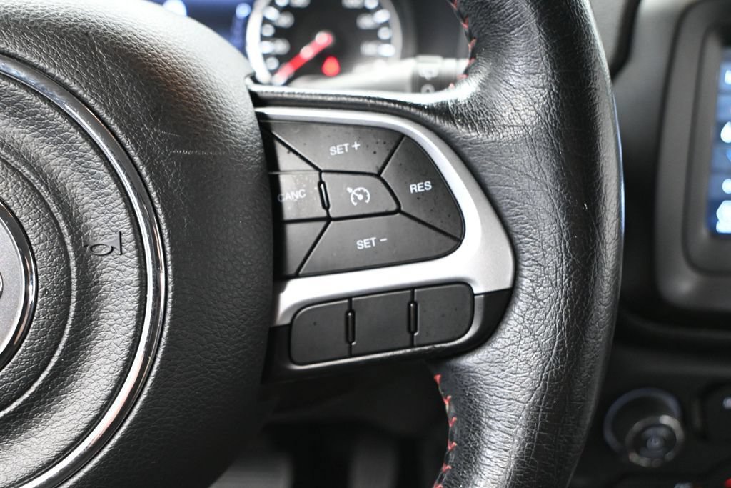 Used 2020 Jeep Renegade Trailhawk w/ Cold Weather Group AWD/4WD image 29