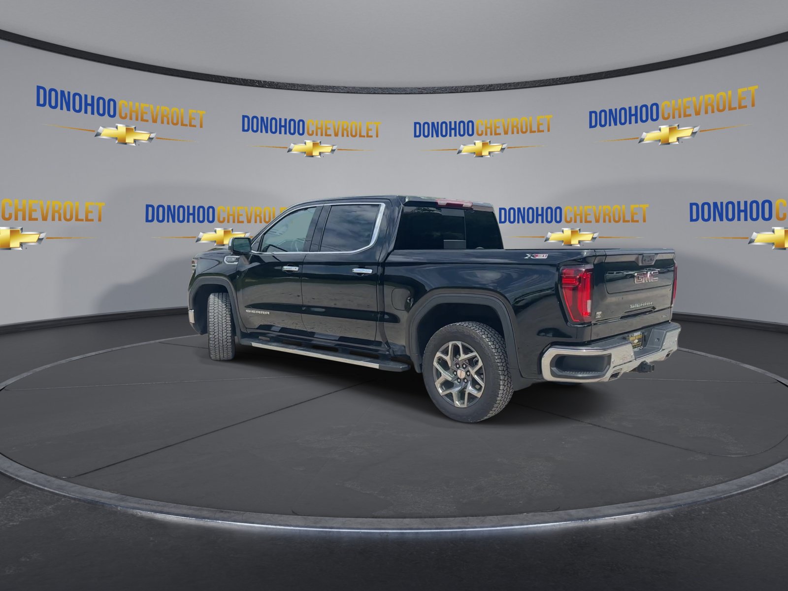 Used 2026 GMC Sierra 1500 SLT w/ SLT Premium Plus Package AWD/4WD image 6