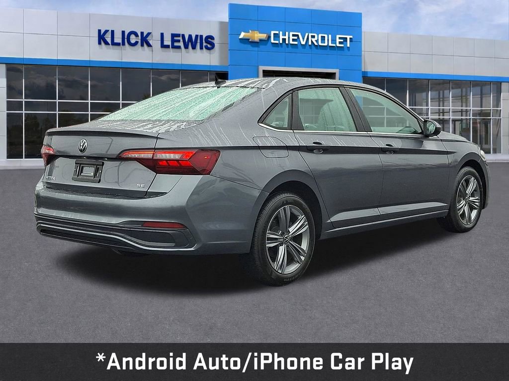 Used 2024 Volkswagen Jetta SE image 8