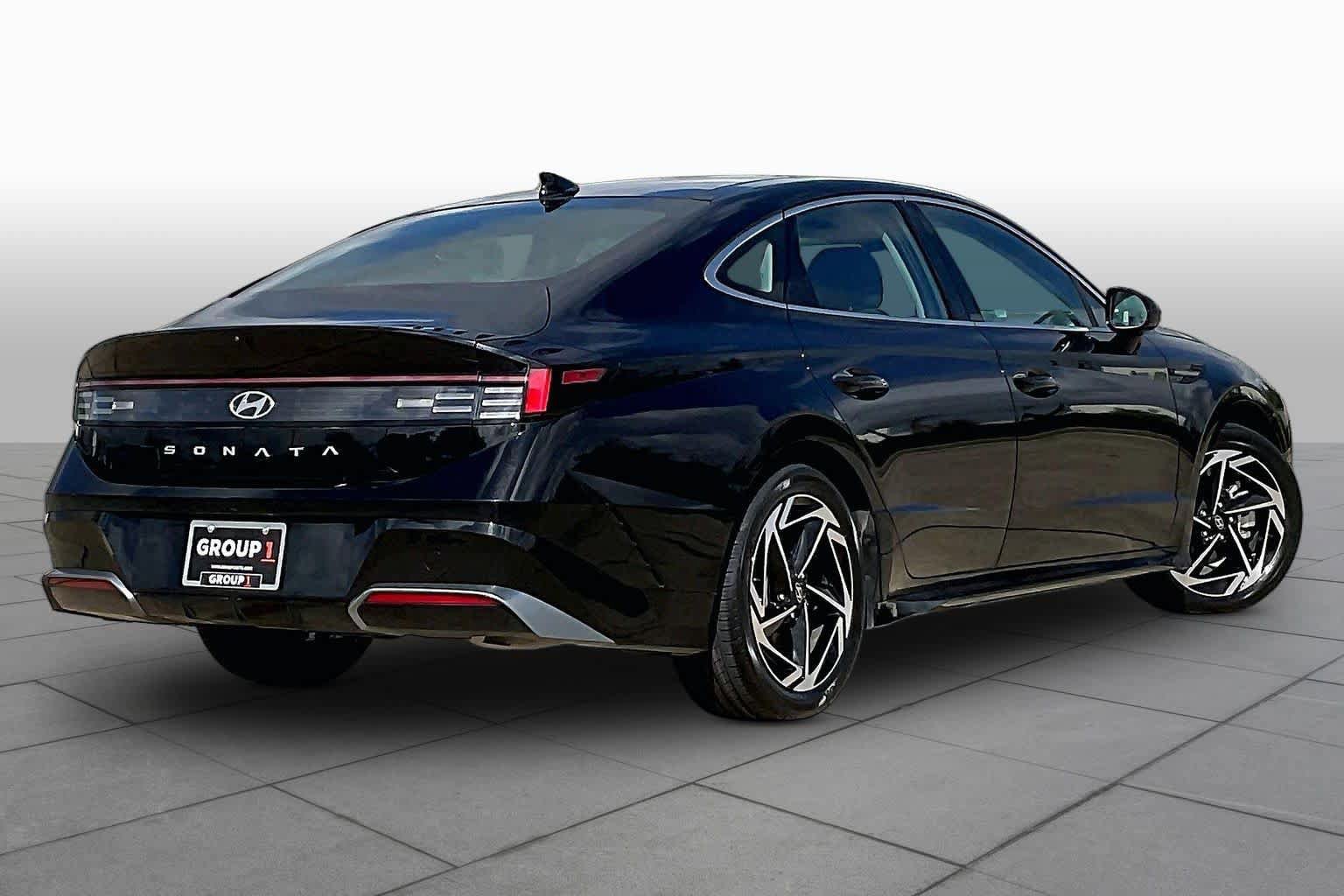 Used 2024 Hyundai Sonata SEL w/ Convenience Package FWD image 13
