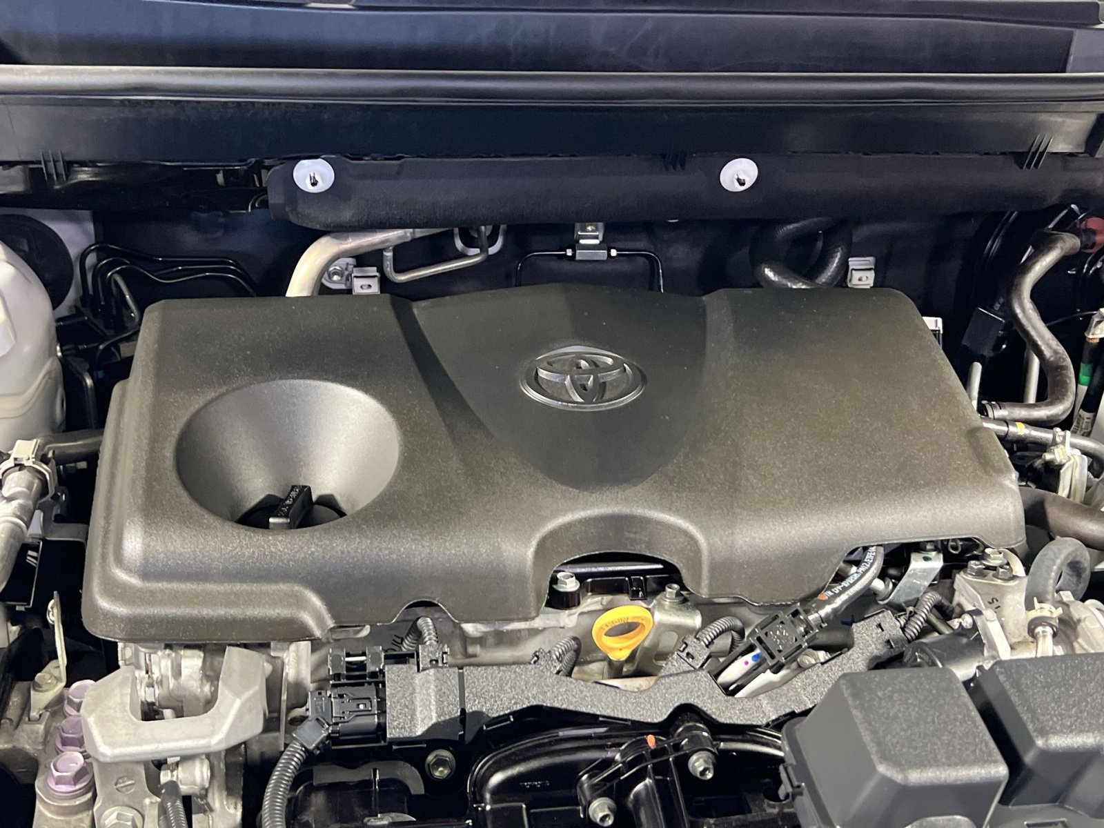 Used 2024 Toyota RAV4 LE image 29