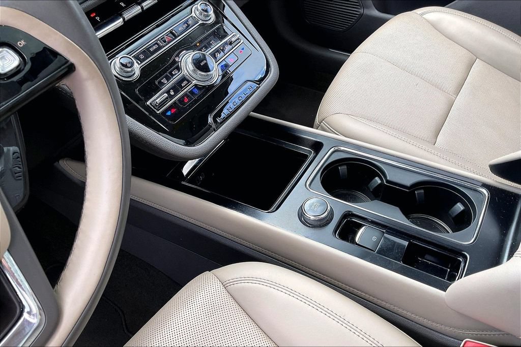 Used 2022 Lincoln Corsair FWD w/ Premium Package image 18