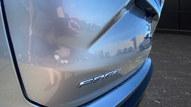 Used 2020 Ford Edge Titanium AWD/4WD image 31