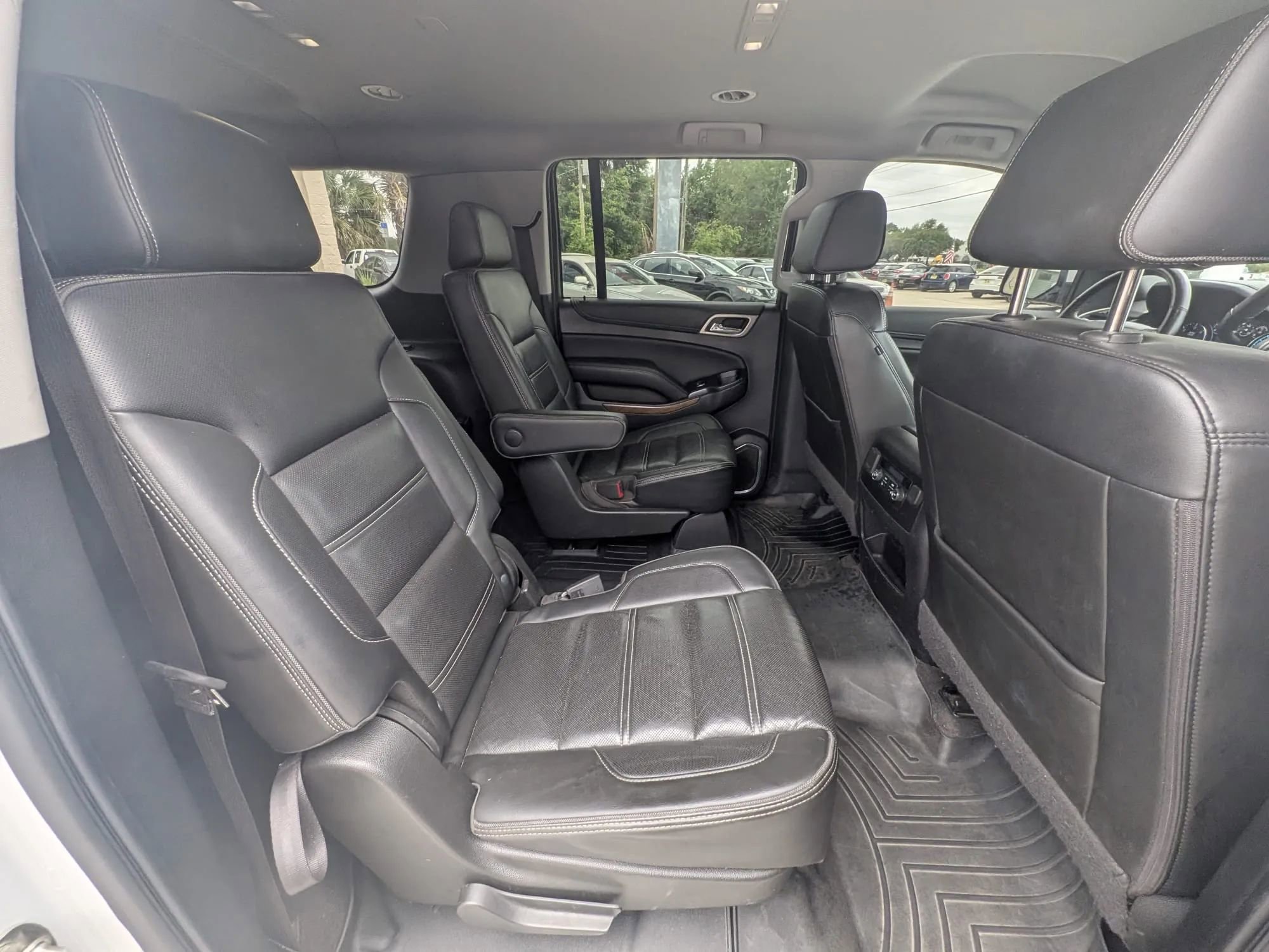 Used 2020 GMC Yukon XL Denali RWD image 10