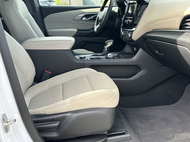 Used 2023 Chevrolet Traverse LS FWD image 14