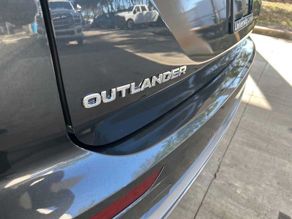 New 2026 Mitsubishi Outlander SE image 17