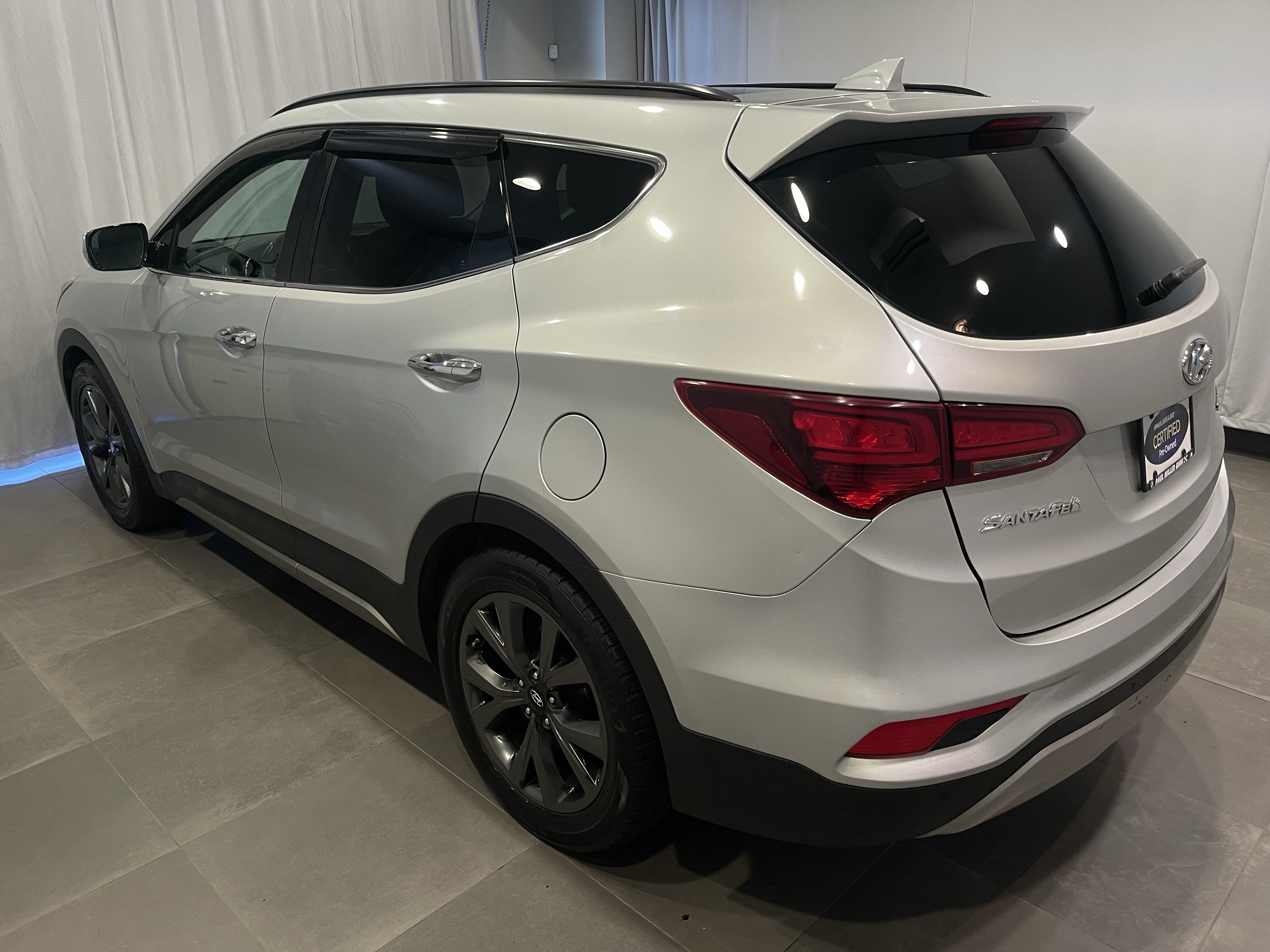 Used 2017 Hyundai Santa Fe Sport w/ 2.0T Ultimate Tech Package 05 AWD/4WD image 4