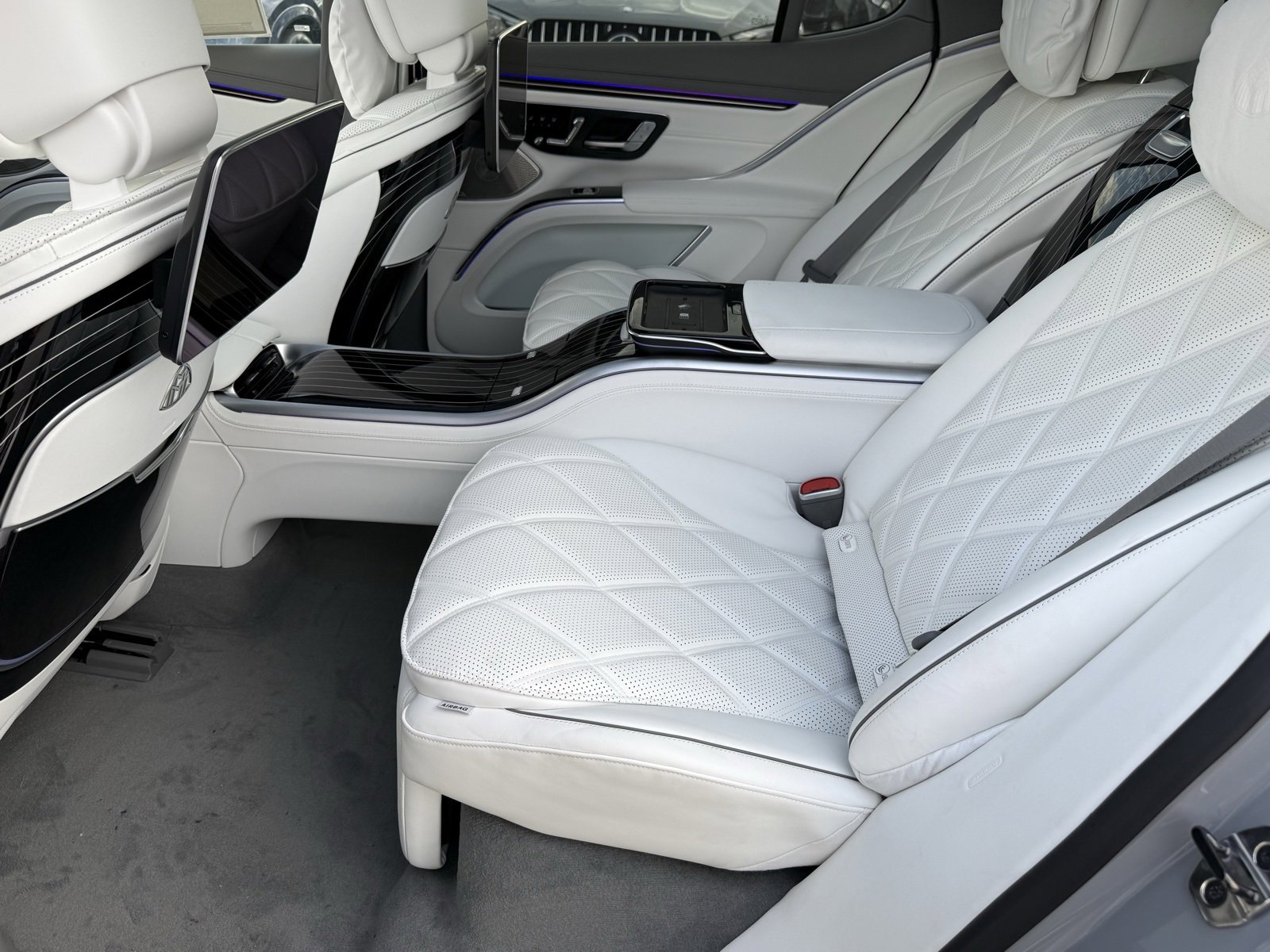 New 2025 Mercedes-Benz Maybach EQS 680 4MATIC image 28