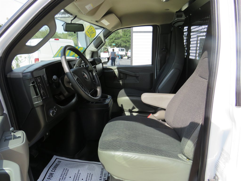 Used 2023 GMC Savana 2500 w/ Driver Convenience Package image 4