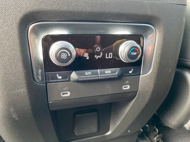 Used 2024 GMC Yukon AT4 w/ Technology Package AWD/4WD image 30