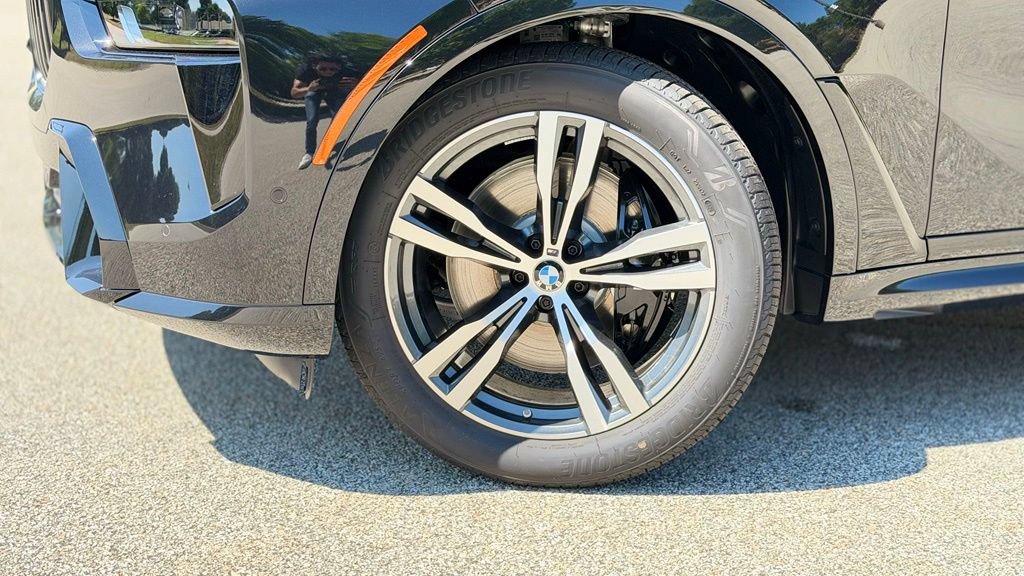New 2027 BMW X7 xDrive40i w/ M Sport Package AWD/4WD image 2