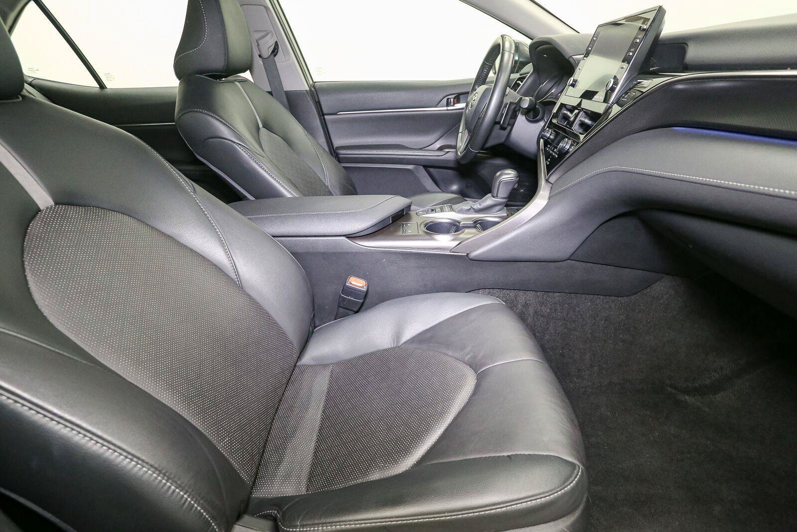 Used 2024 Toyota Camry XSE FWD image 17