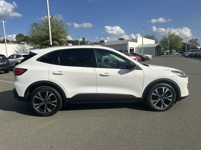 Used 2021 Ford Escape SE w/ SE Sport Appearance Package image 6