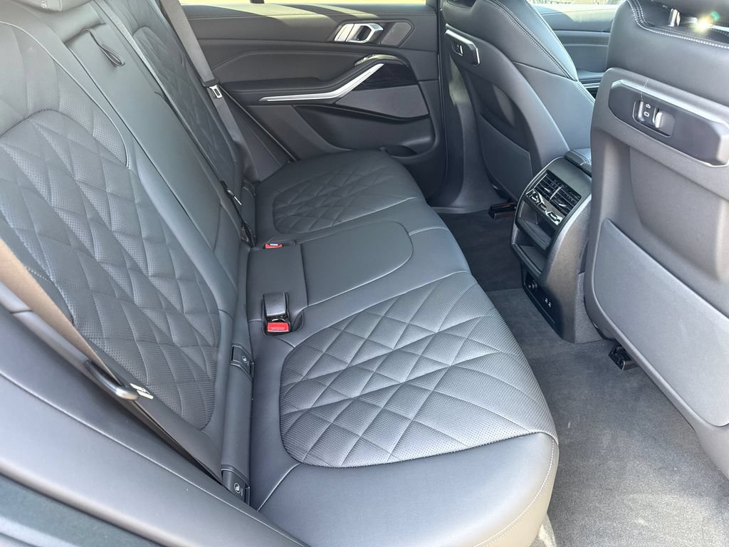 New 2026 BMW X5 xDrive40i w/ M Sport Package AWD/4WD image 16