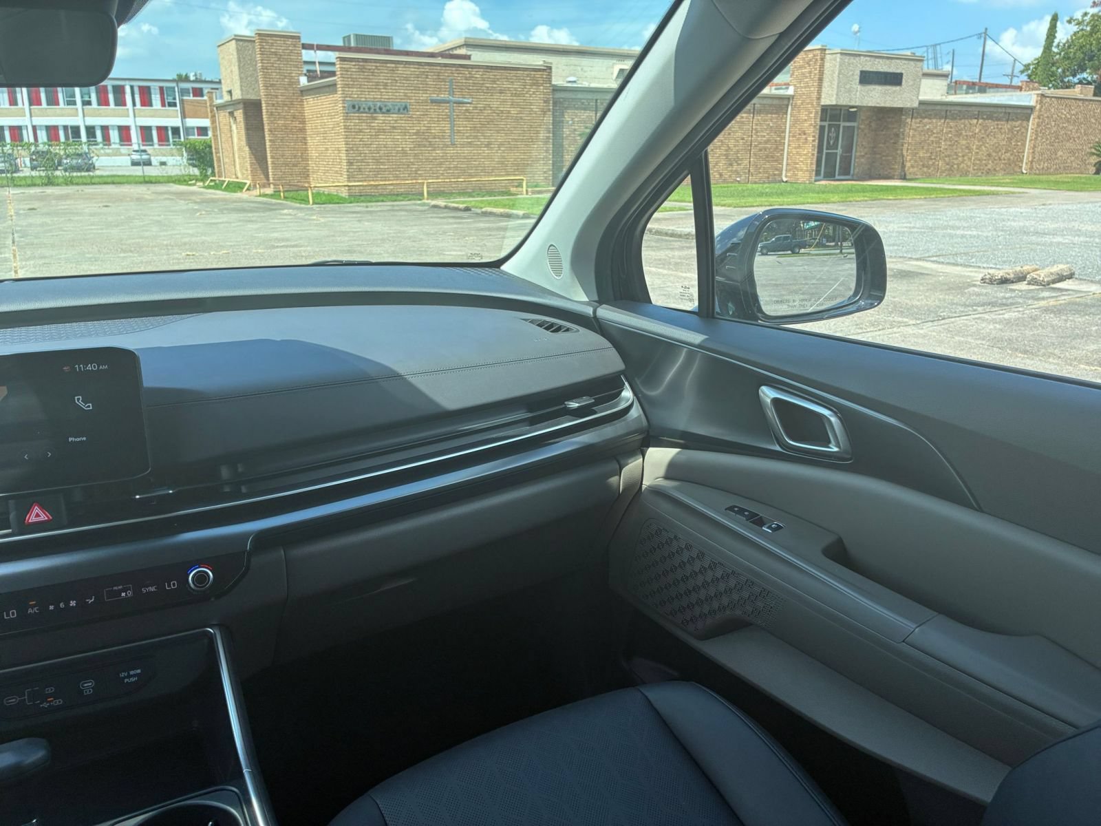 Used 2026 Kia Carnival FWD image 33