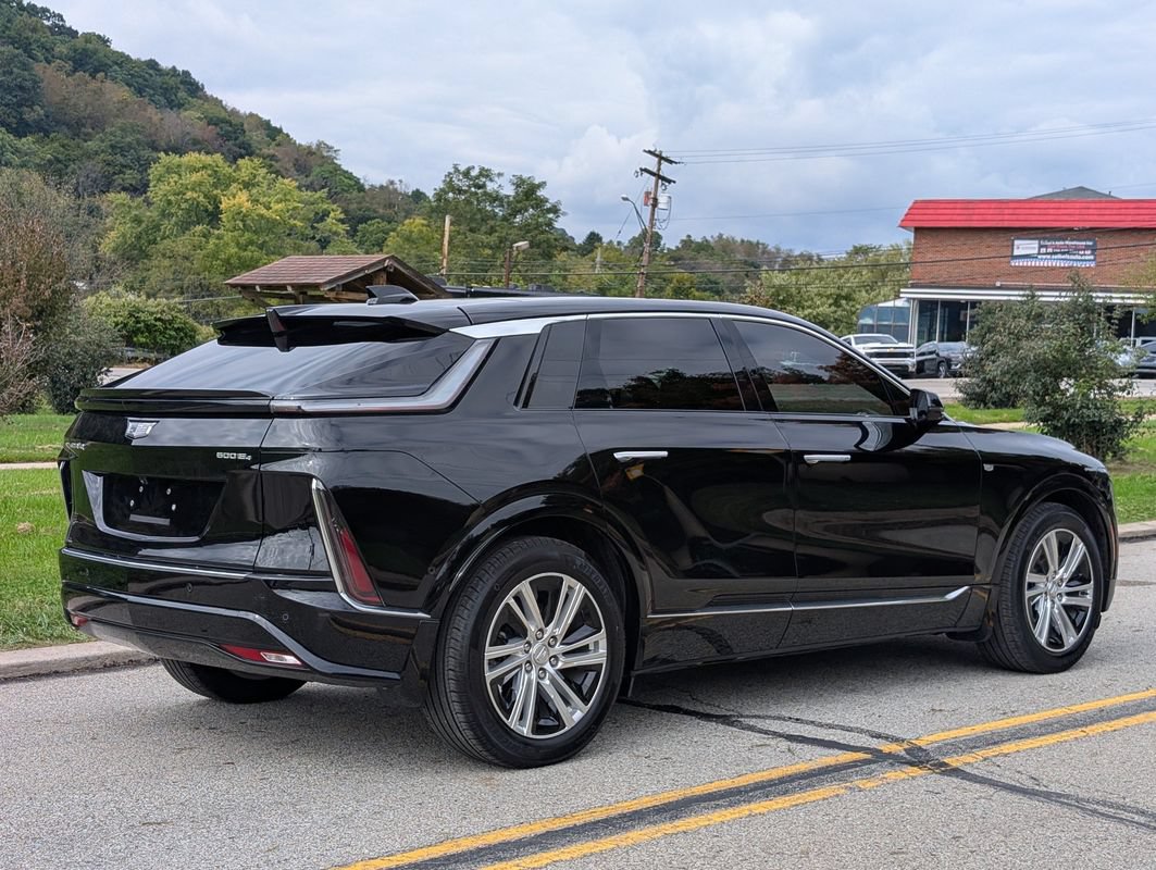 Used 2024 Cadillac Lyriq Tech w/ Driver Assist Package AWD/4WD image 8
