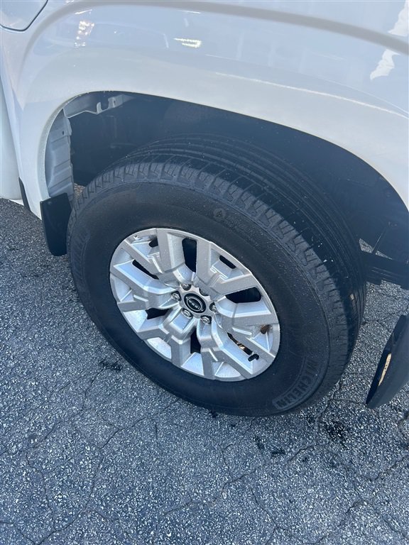 Used 2024 Nissan Frontier SV w/ SV Convenience Package RWD image 5