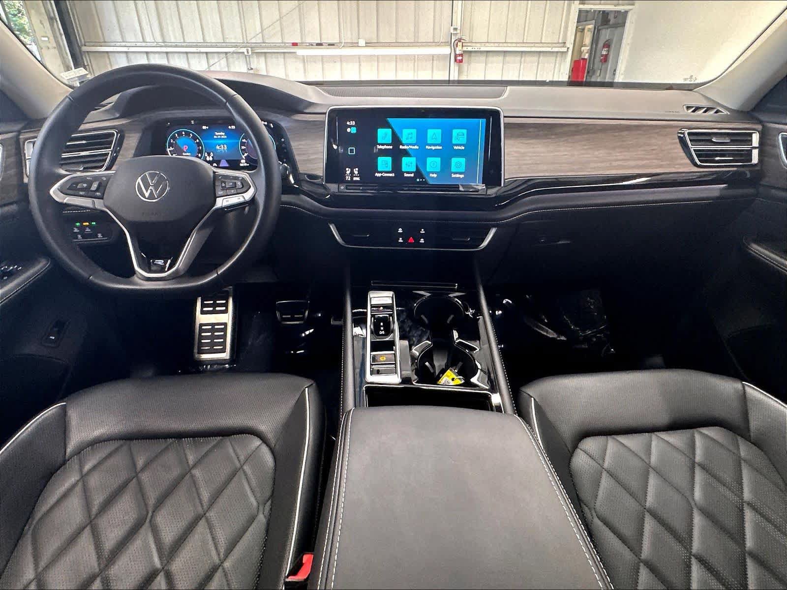 Certified 2026 Volkswagen Atlas SEL Premium R-Line AWD/4WD image 10