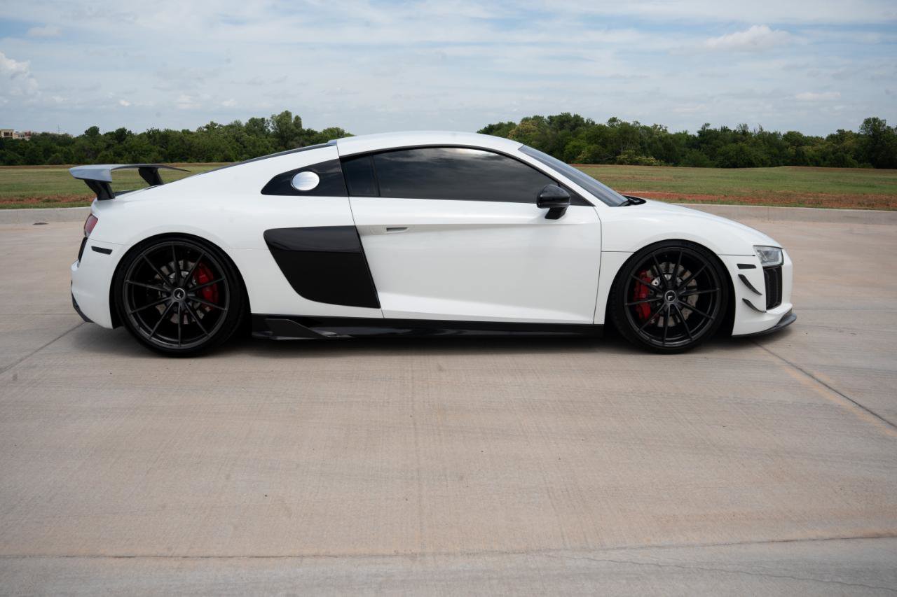 Used 2018 Audi R8 V10 RWD image 4