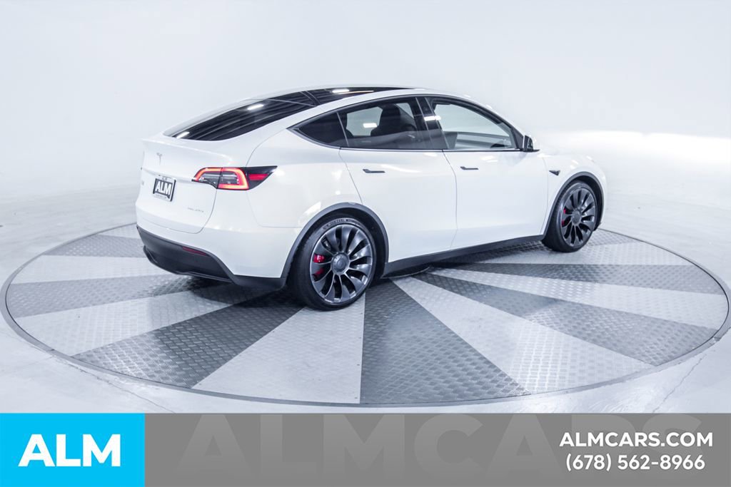 Used 2023 Tesla Model Y Performance AWD/4WD image 10