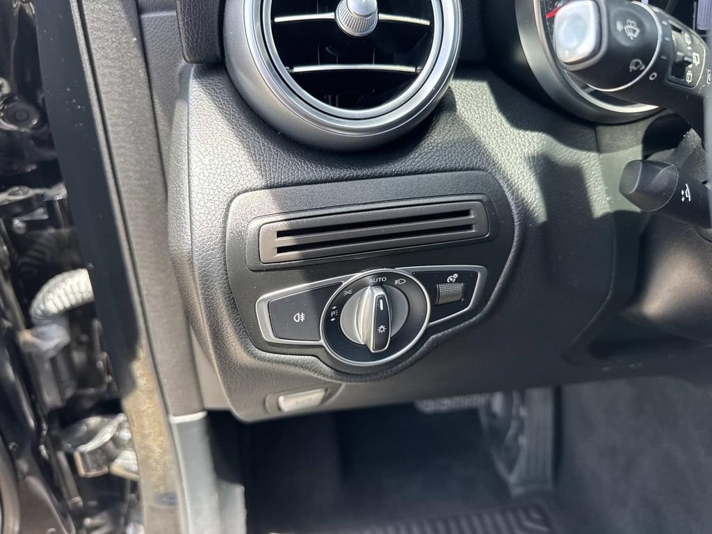 Used 2021 Mercedes-Benz GLC 300 image 23