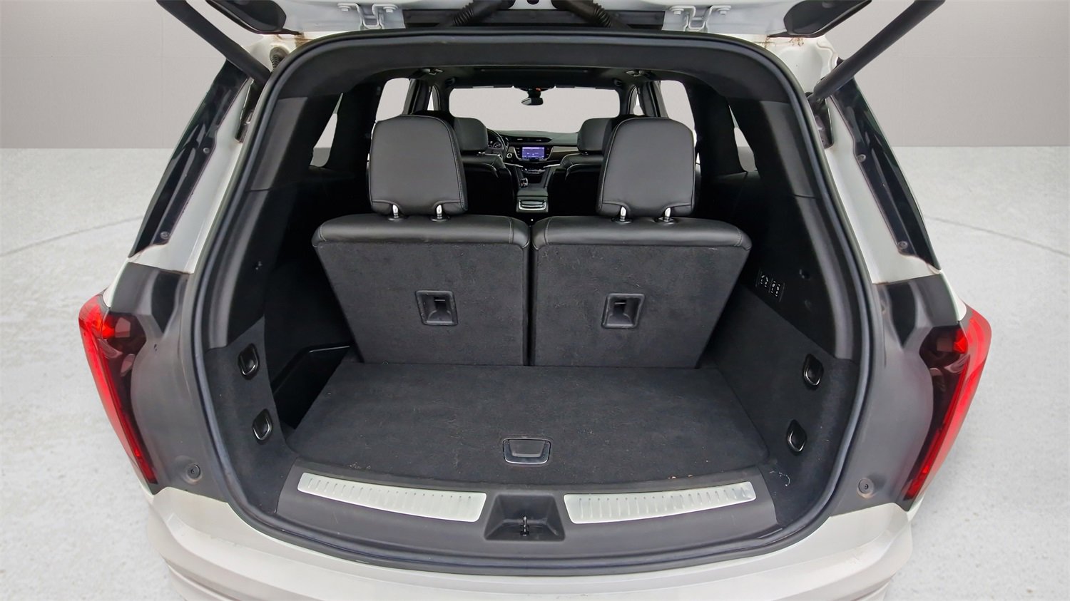 Used 2022 Cadillac XT6 Premium Luxury w/ Platinum Package image 30