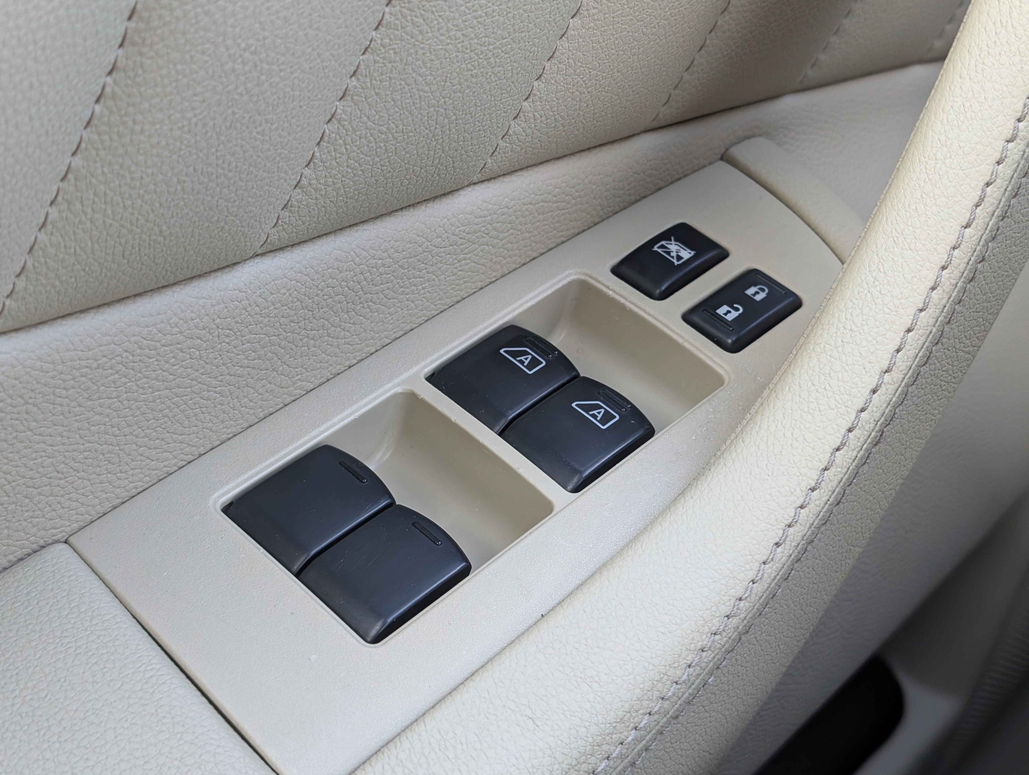 Used 2017 INFINITI QX70 AWD image 22