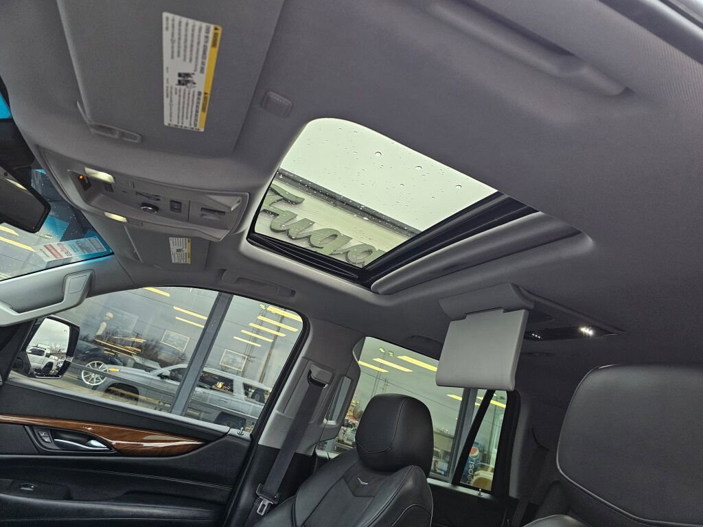 Used 2016 Cadillac Escalade Premium image 21