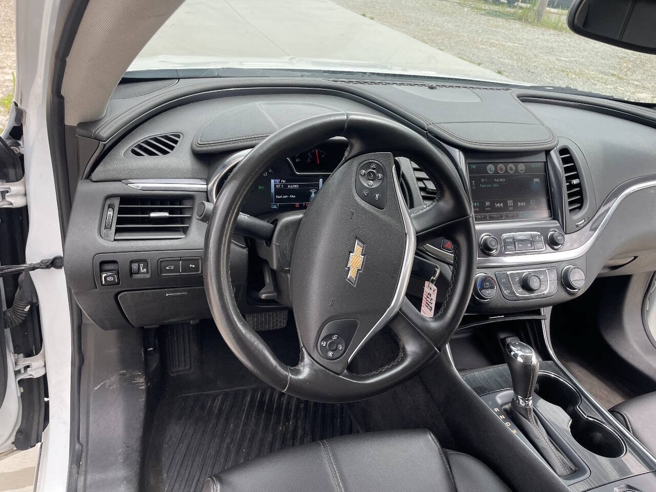 Used 2016 Chevrolet Impala LT w/ Convenience Package FWD image 15