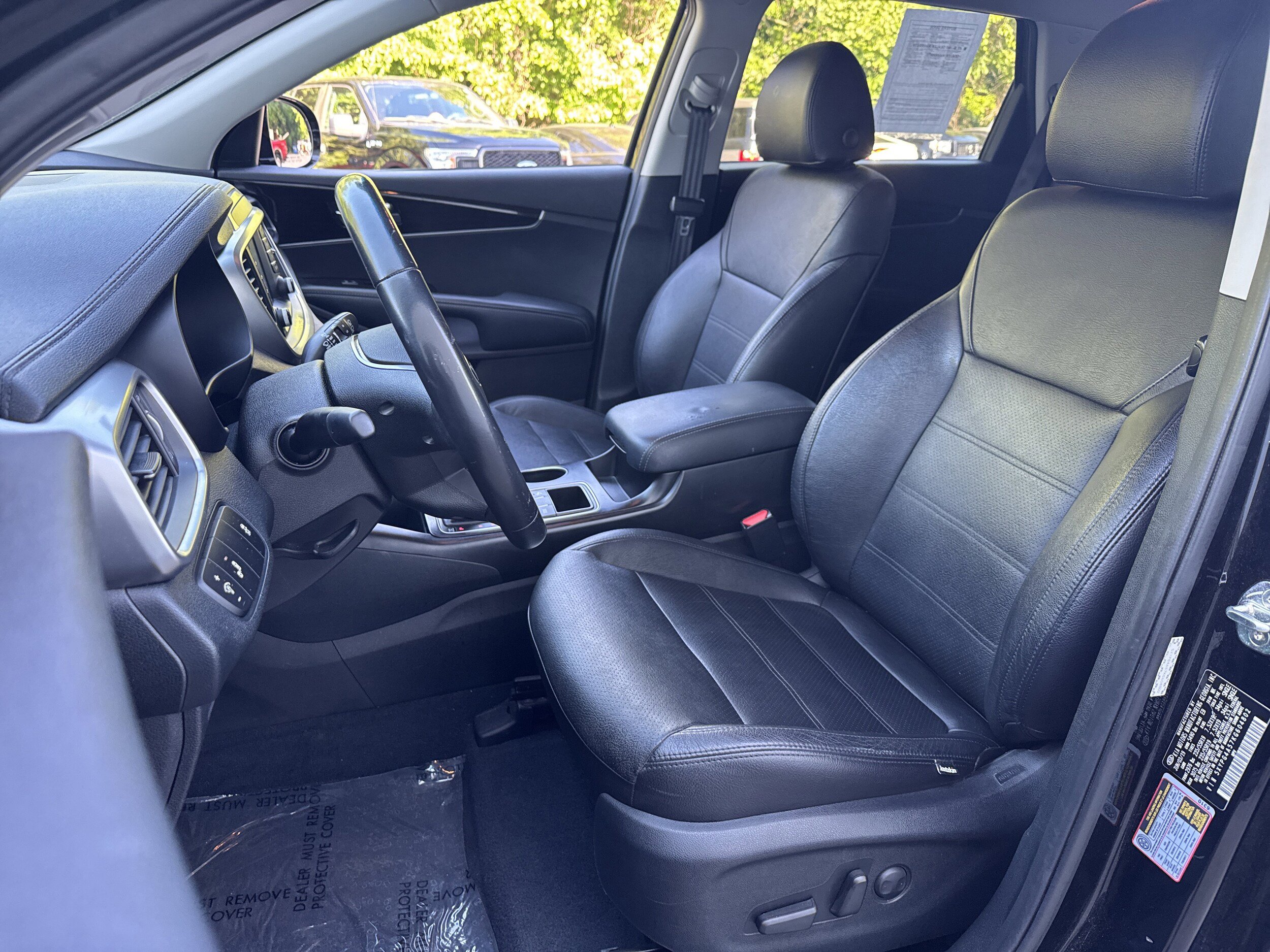 Used 2019 Kia Sorento S FWD image 5