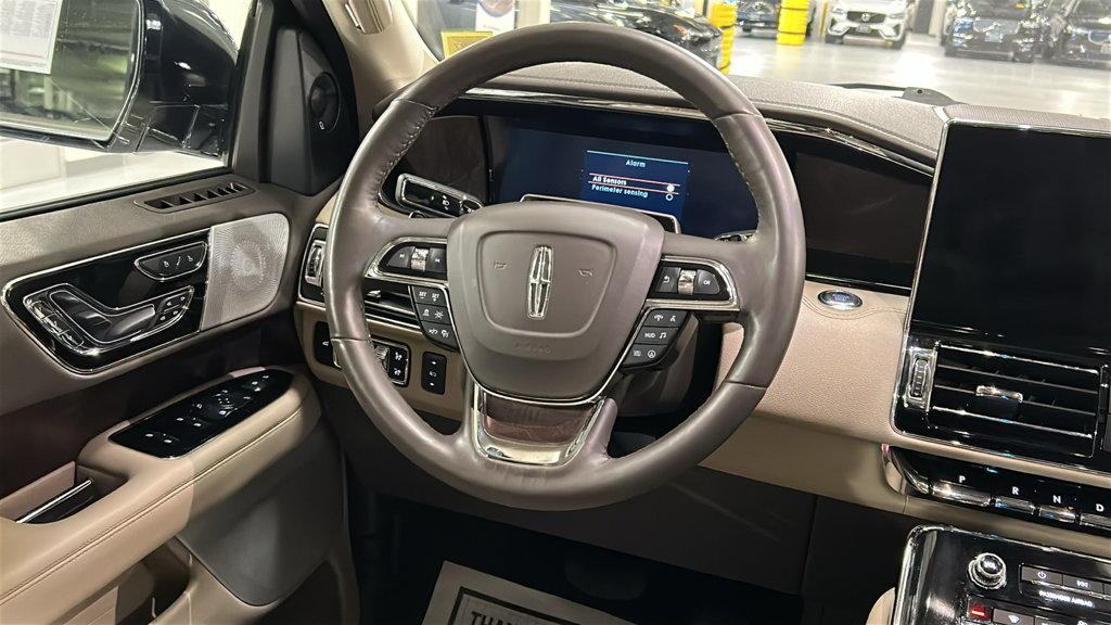 Used 2023 Lincoln Navigator L Reserve AWD/4WD image 24