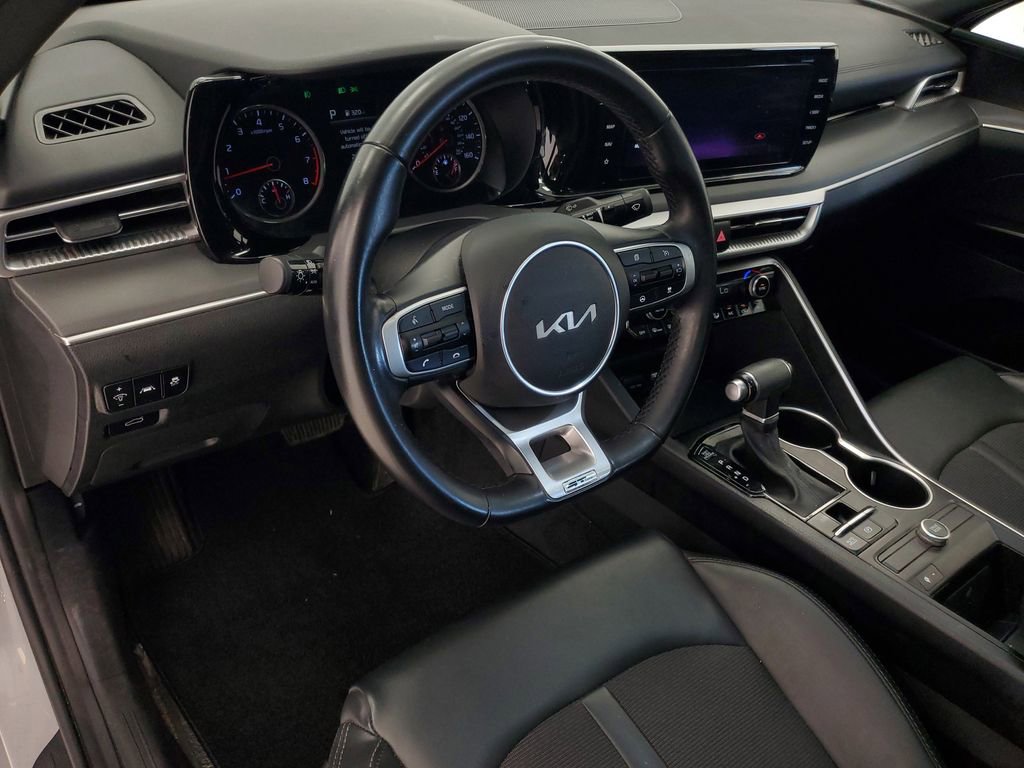 Used 2023 Kia K5 GT-Line image 11