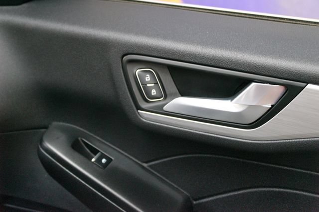 Used 2025 Ford Escape Platinum AWD/4WD image 9