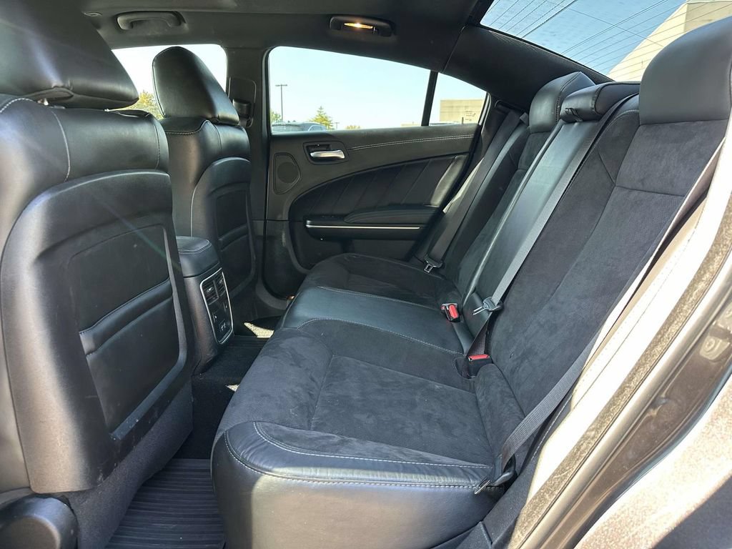 Used 2019 Dodge Charger R/T w/ Plus Group RWD image 9