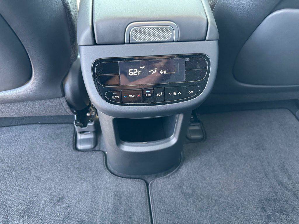 New 2026 Hyundai Ioniq 9 SE AWD/4WD image 13