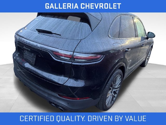 Used 2023 Porsche Cayenne Platinum Edition AWD/4WD image 3