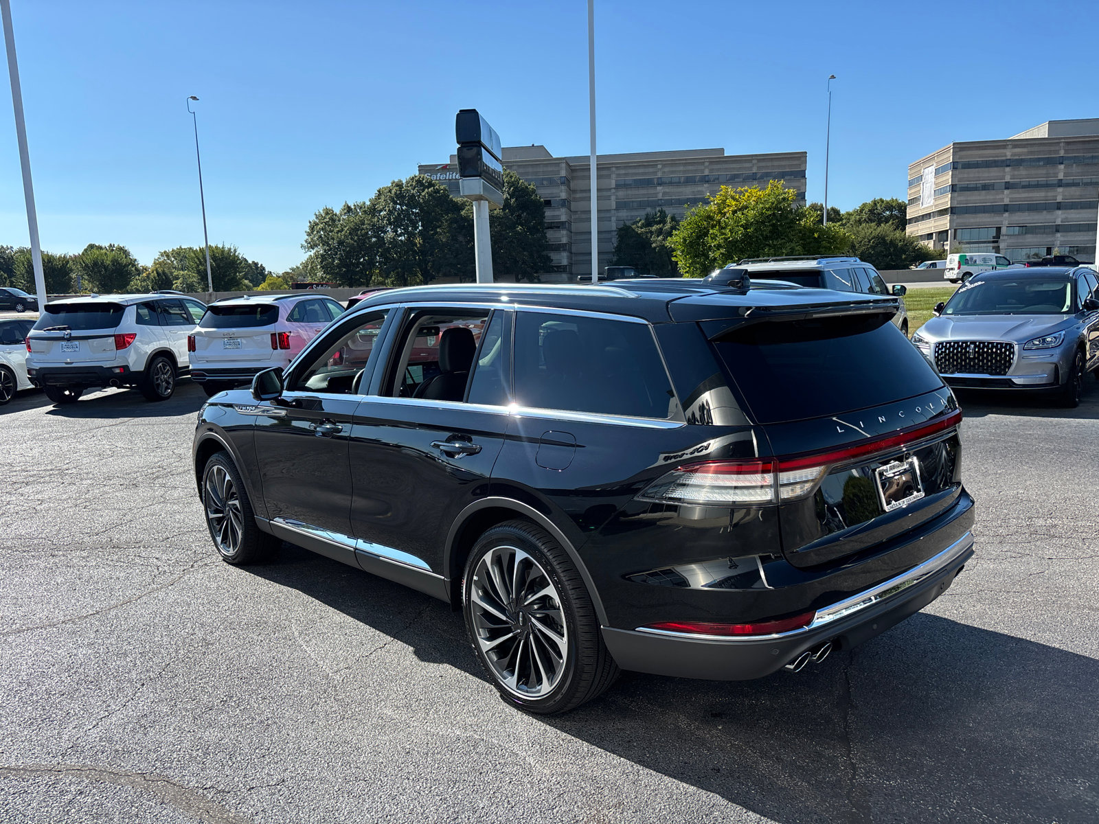 New 2025 Lincoln Aviator Reserve w/ Illumination Package image 5