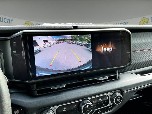 Used 2024 Jeep Wrangler Unlimited Rubicon AWD/4WD image 26