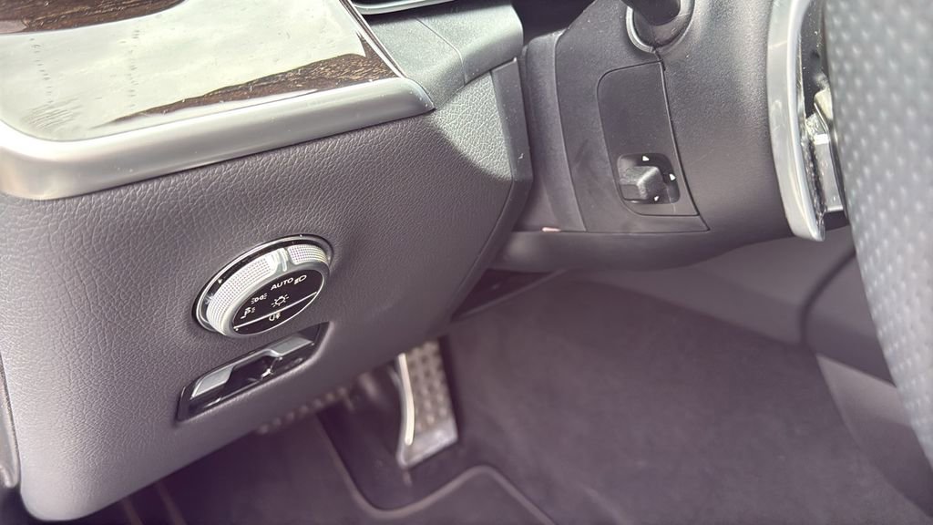 Certified 2024 Mercedes-Benz GLC 300 image 22