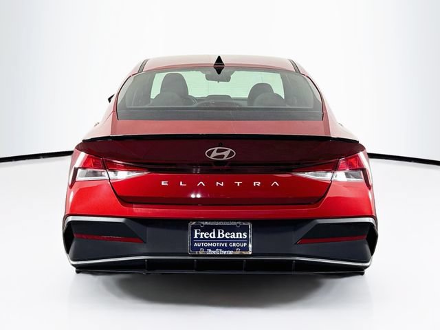Certified 2025 Hyundai Elantra Sport FWD image 7