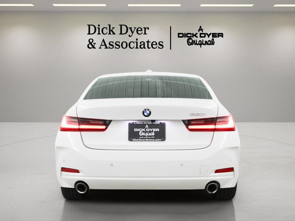Used 2024 BMW 330i Sedan w/ Convenience Package RWD image 10